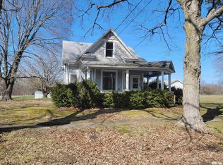 610 W 3rd St, Vermont, IL 61484