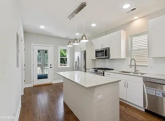 3rd image of 3054 N Spaulding Ave APT 1