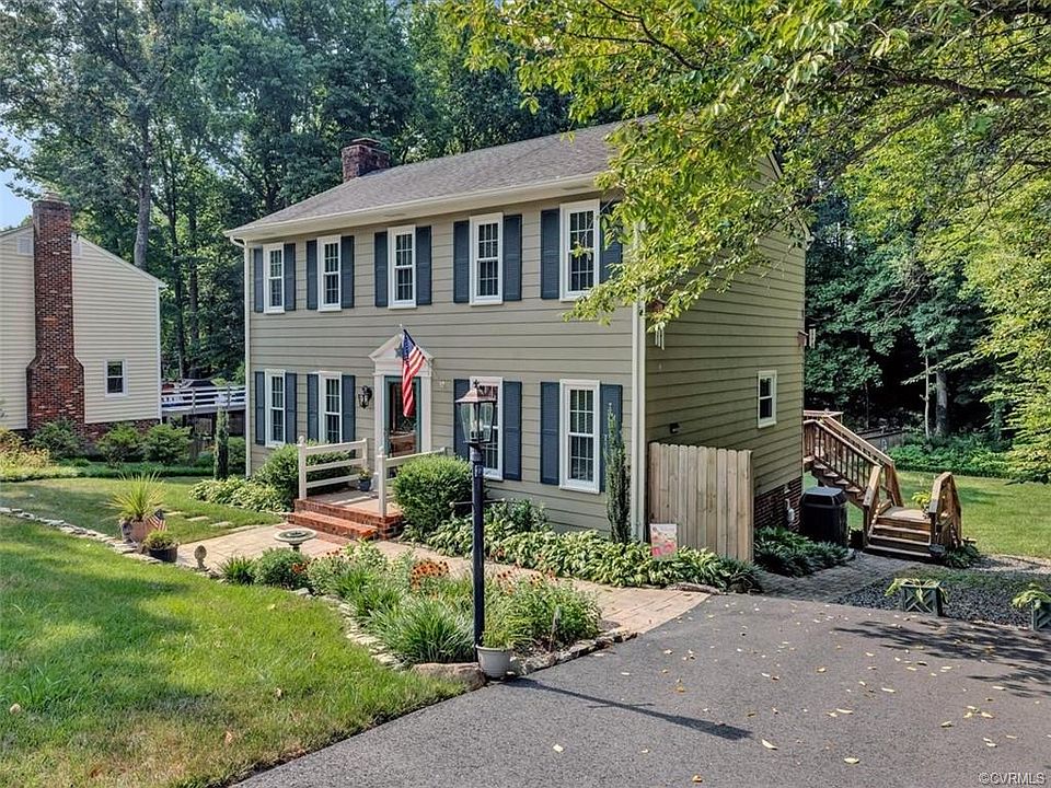 1st image of 450 Comstock Dr