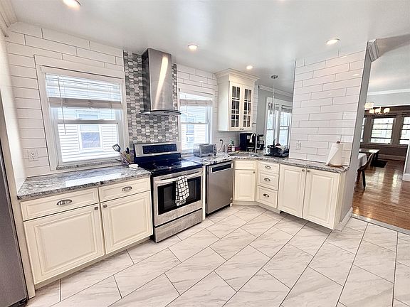 3rd image of 34 Boston Ave #3