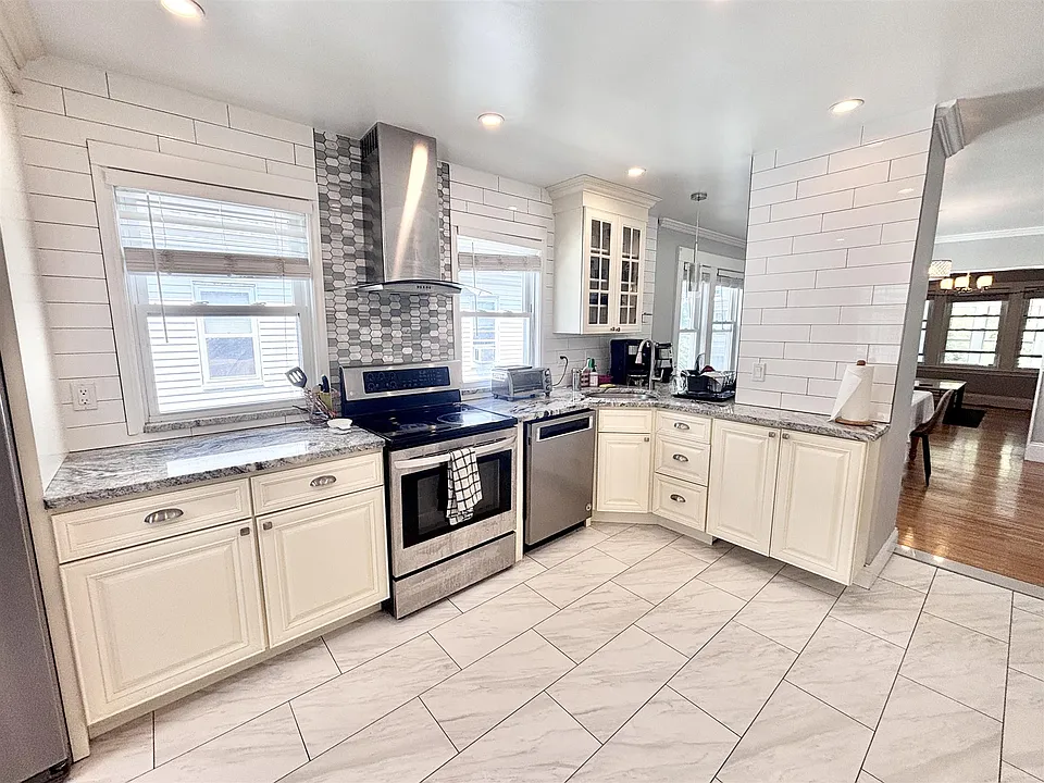 34 Boston Ave #1