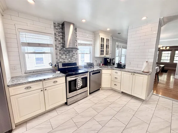 40 Boston Ave #3, Somerville, MA 02144