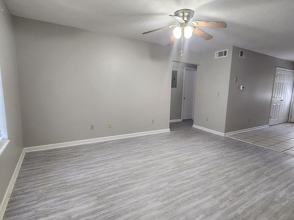 2nd image of 978 N Franklin Ave #11240062