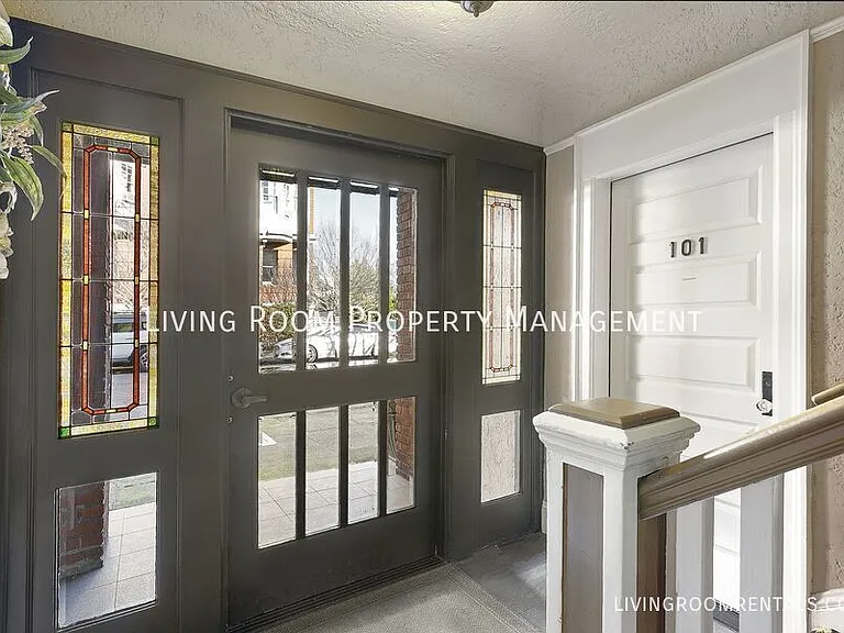 2076 NW Johnson St #104 — Photo 13