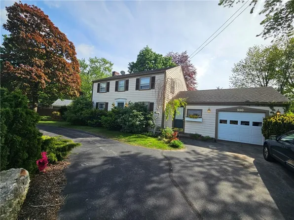550 County Rd, Barrington, RI 02806