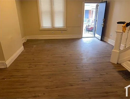 3 bed, 1120 sqft, $2,100 — Photo 2