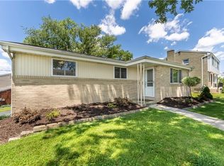 1296 Snee Dr, Pittsburgh, PA 15236