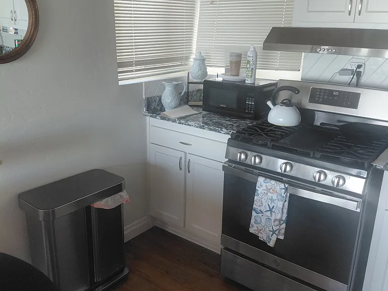 957 Saint Mary Ave — Photo 6