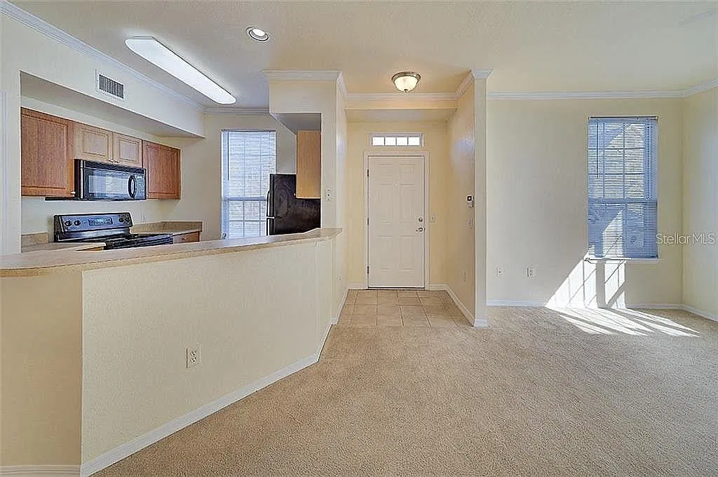 1 bed, 848 sqft, $1,595 — Photo 2