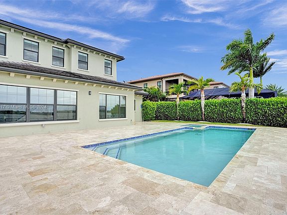 5th image of 8685 Watercrest Cir E