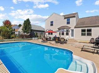 1530 Carmel Dr, Marysville, OH 43040