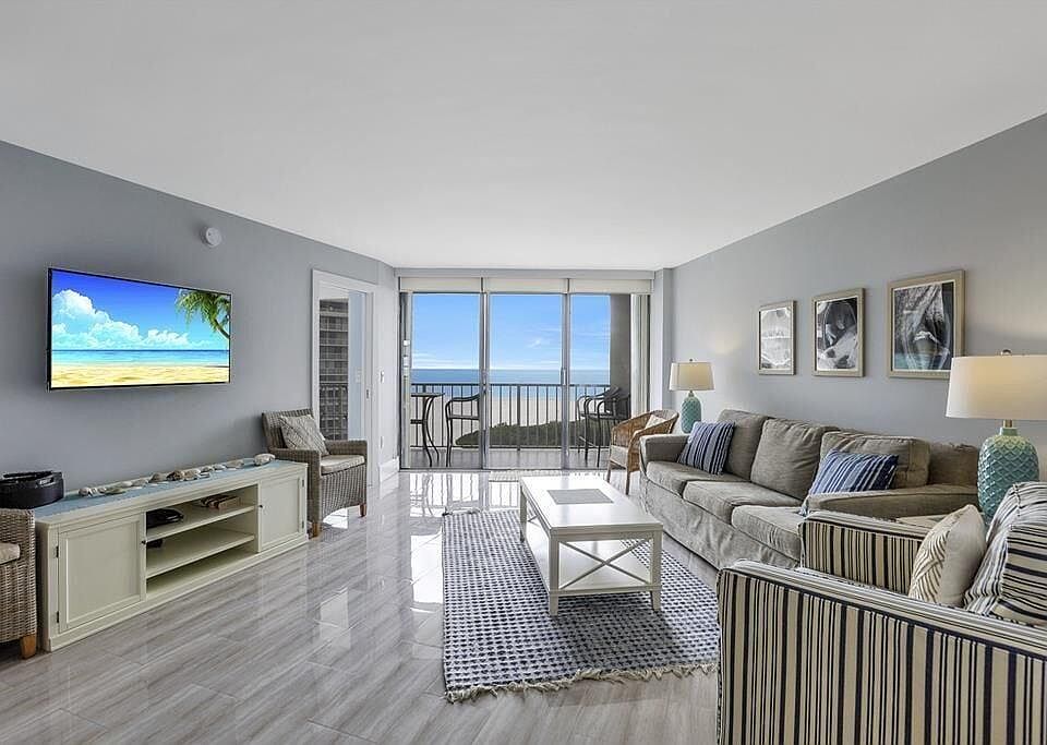 1st image of 440 Seaview Ct APT 904