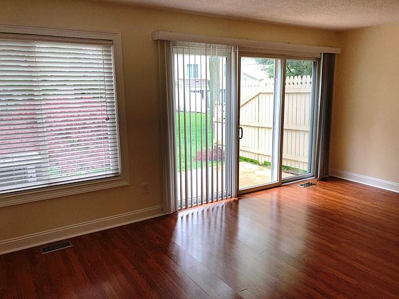 4th image of 26 Greenwood Dr