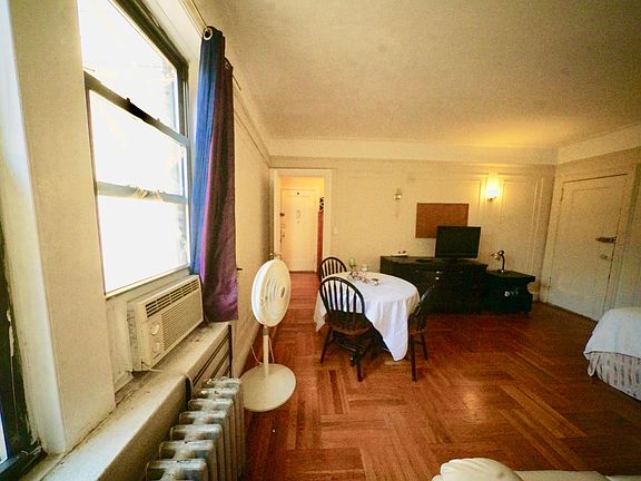 3rd image of 1280 Saint Lawrence Ave #6