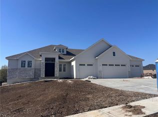 2060 Foxtail Dr, Kearney, MO 64060