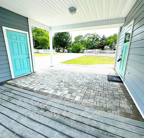 722 Kelly St — Photo 57