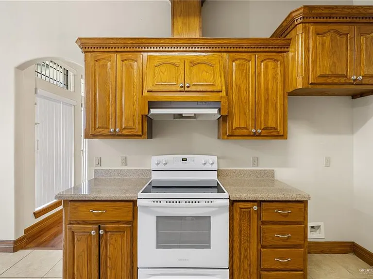 801 New Orleans Cir — Photo 11