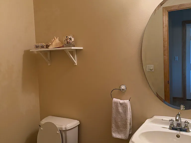 8102 Golden Valley Rd — Photo 10