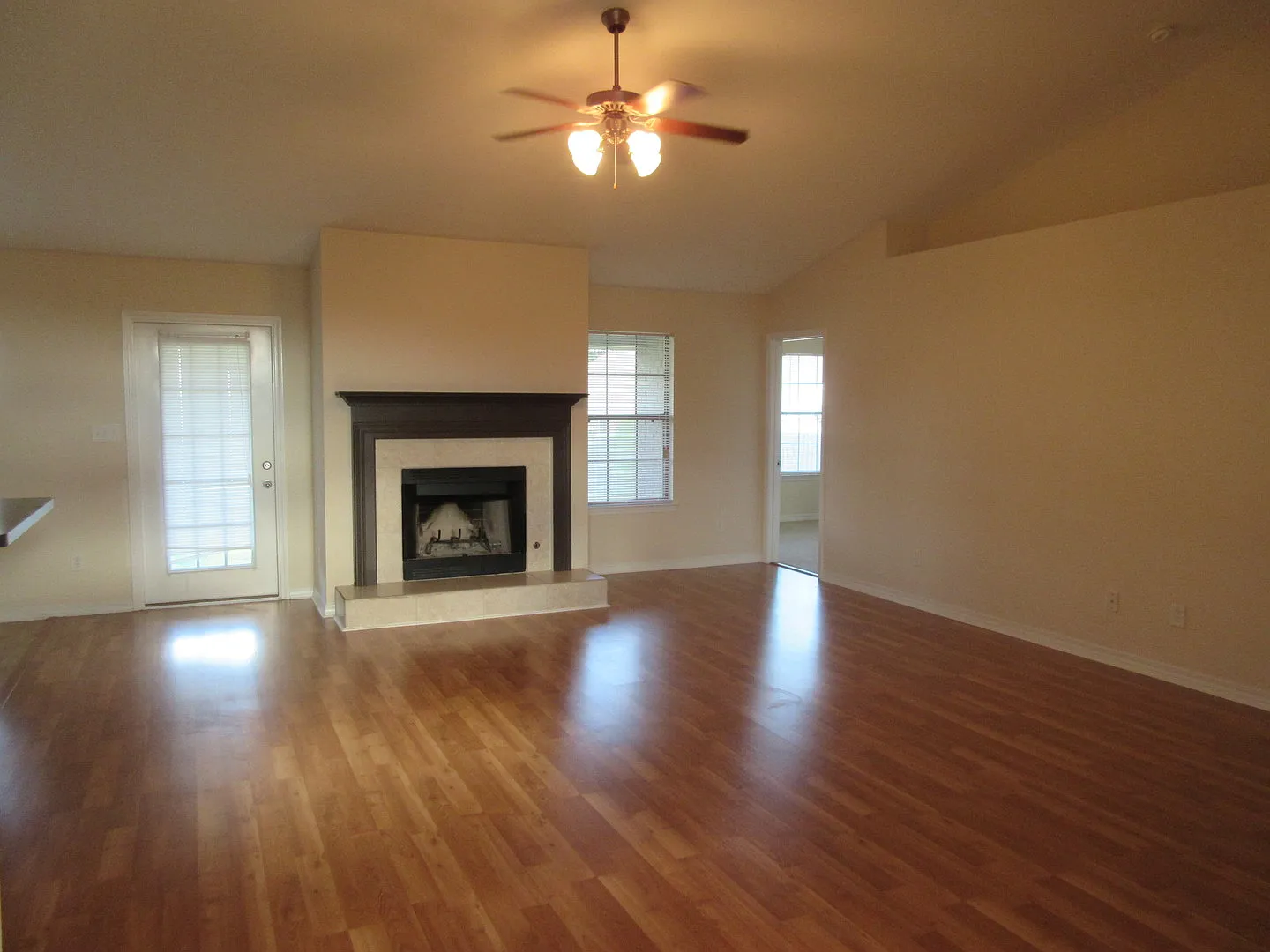 Beautiful 4BR/2BA home in North Central Pensacola. — Photo 4