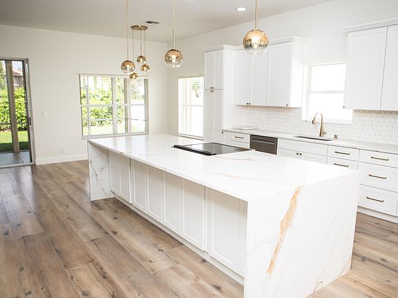 4th image of 10881 La Salinas Cir