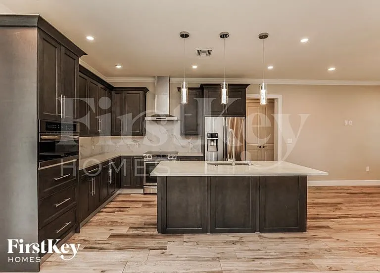 6702 Cocos Dr — Photo 4