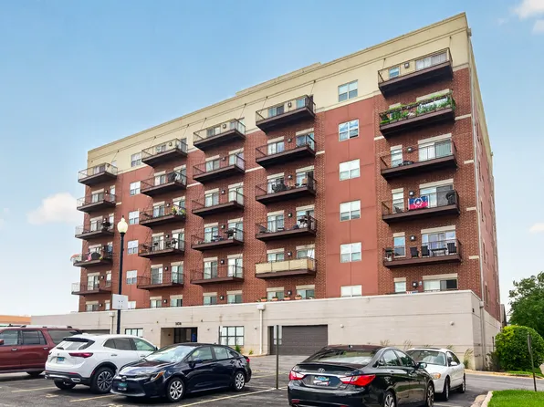 1650 Riverwoods Dr Unit 709, Melrose Park, IL 60160
