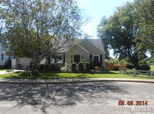 902 E Richwoods Blvd, Peoria, IL