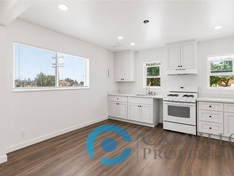 1st image of 2933 Prospect St