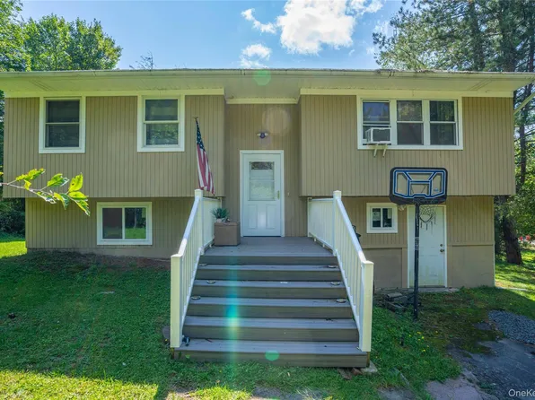 108 Maplewood Avenue, Loch Sheldrake, NY 12759