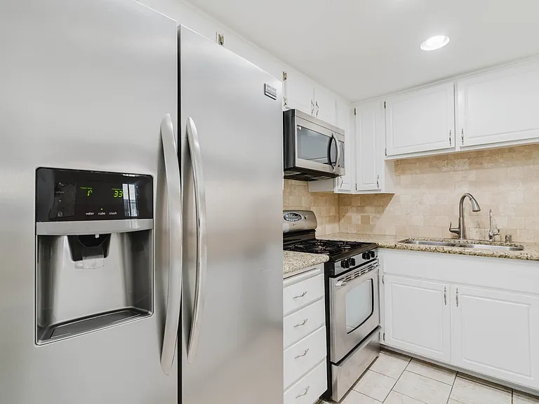 333 Burchett St #111 — Photo 9