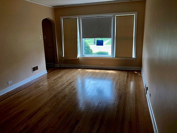 3rd image of 209 W 146th St