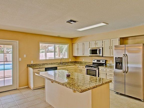 4th image of 3148 S Alta Vista Cir