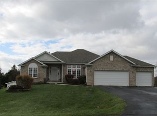 1224 Glacier Dr, Byron, IL 61010