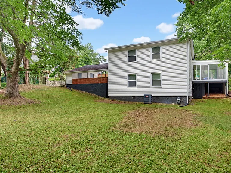3051 Highland Dr SE — Photo 29