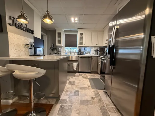 82 Rich St, Gardner, MA 01440
