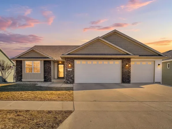 3114 Red Fox Rd, Ames, IA 50014