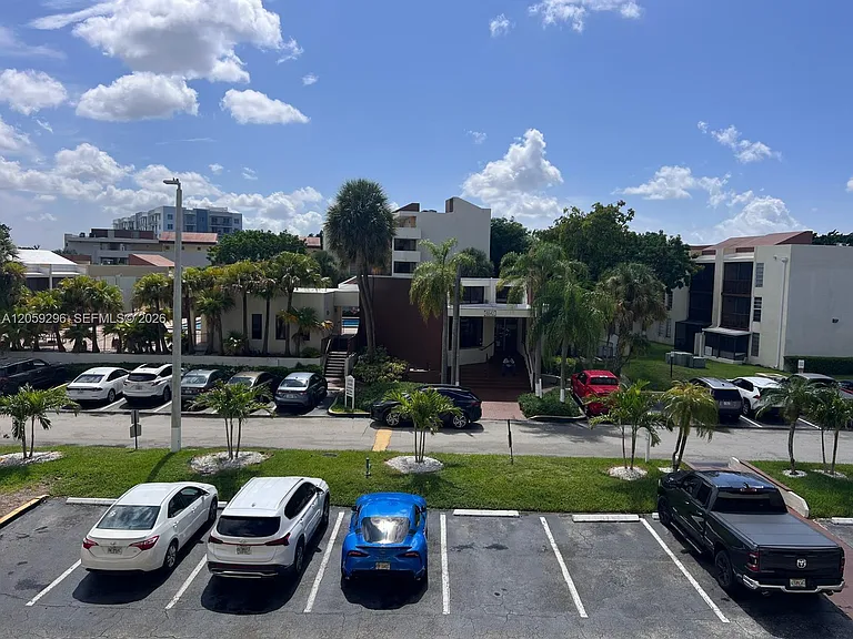 8870 Fontainebleau Blvd #309 — Photo 13