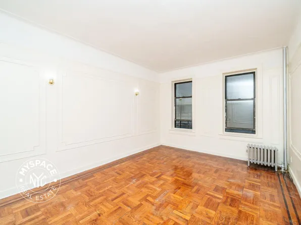 879 Lenox Road image 9 of 13