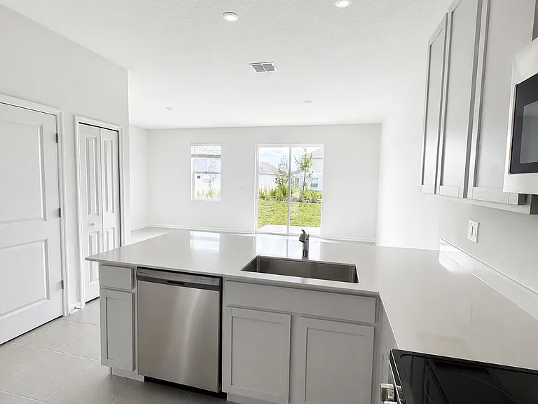 2641 Skyline Loop — Photo 4