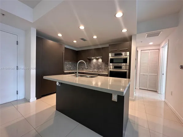 7751 NW 107th Ave APT 419, Doral, FL 33178