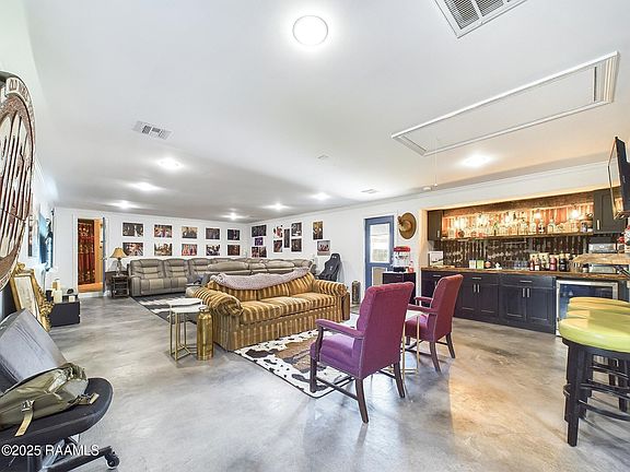 5th image of 101 Ramblewood Dr