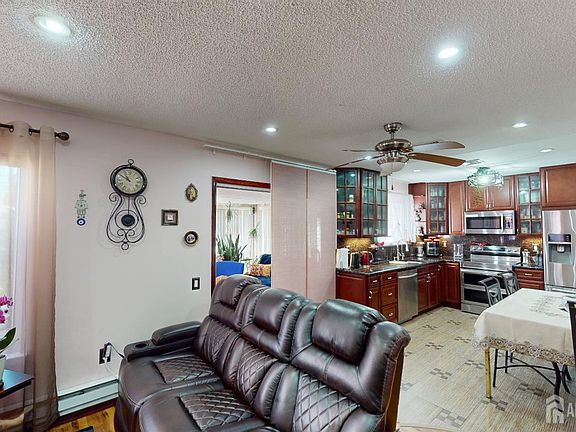 4th image of 452 Closter Rd #B