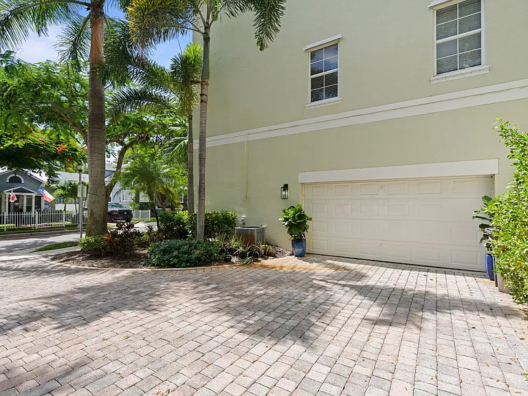 1127 Florida Ave — Photo 17