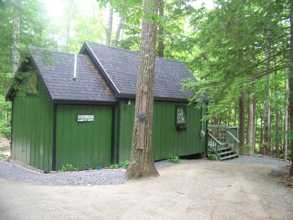 Building Photo - 42 Oak Dr