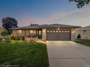 37655 Douglas Ct, Sterling Heights, MI