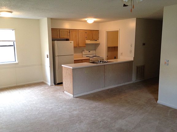 4th image of 2900 W Hills Dr APT D