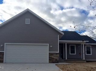 5513 Czekuc Trl, Fruitport, MI 49415