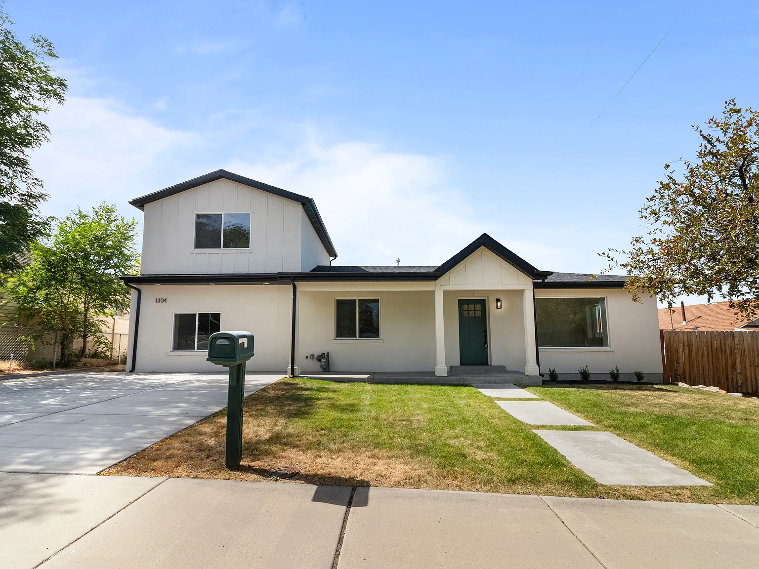 5 bed, 2460 sqft, $3,900 — Photo 1