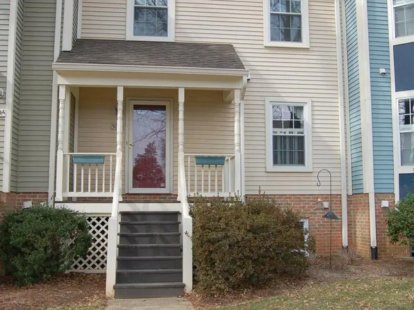 300 Locust St SE #3, Vienna, VA 22180