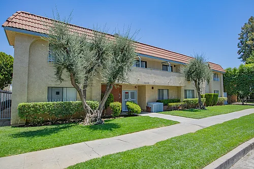 Jordan Apartments Photo 1